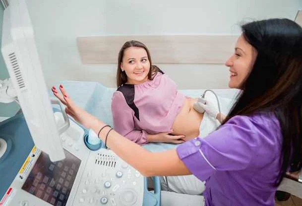 Как скоро после родов стоит обратиться к гинекологу?