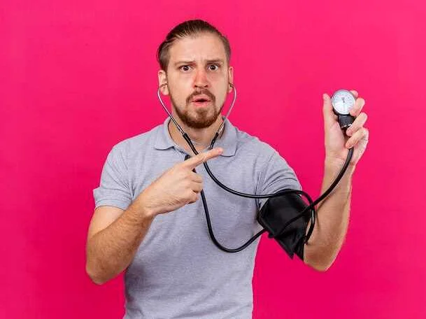 Причины быстрого сердцебиения: основные факторы, влияющие на пульс