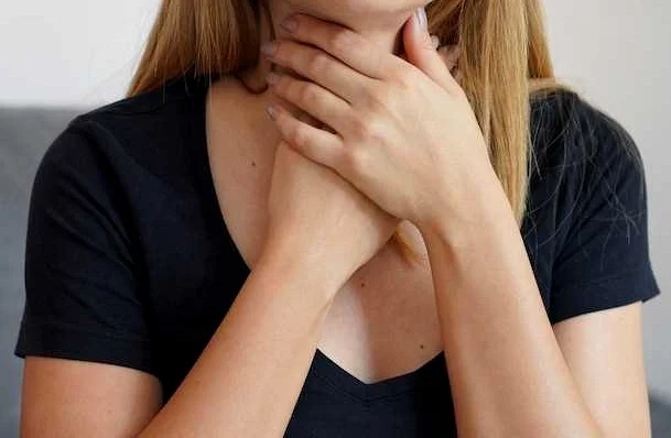 Симптомы и причины воспаления лимфоузлов на шее